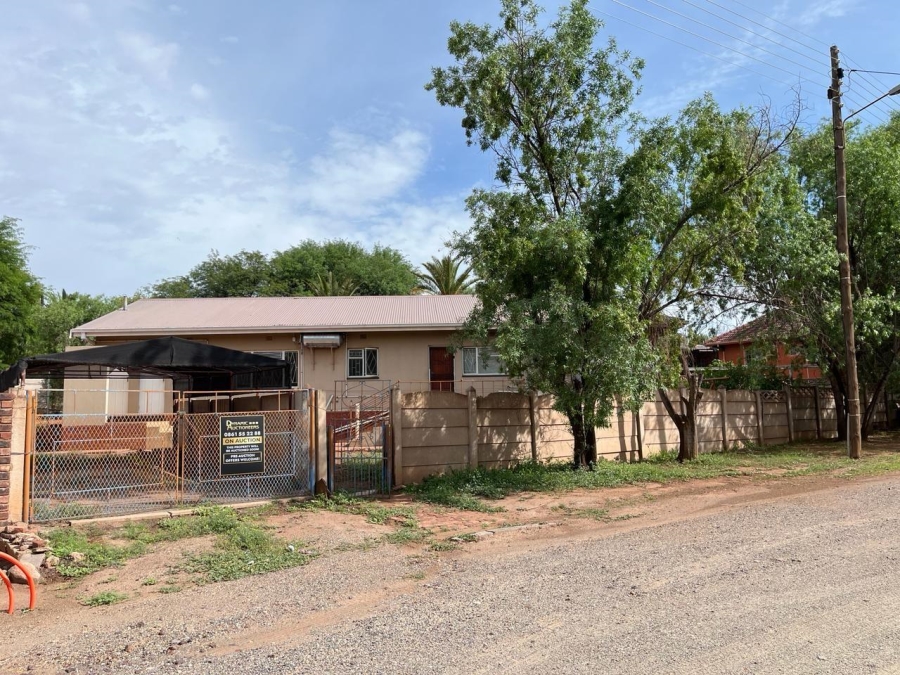 3 Bedroom Property for Sale in Postmasburg Northern Cape